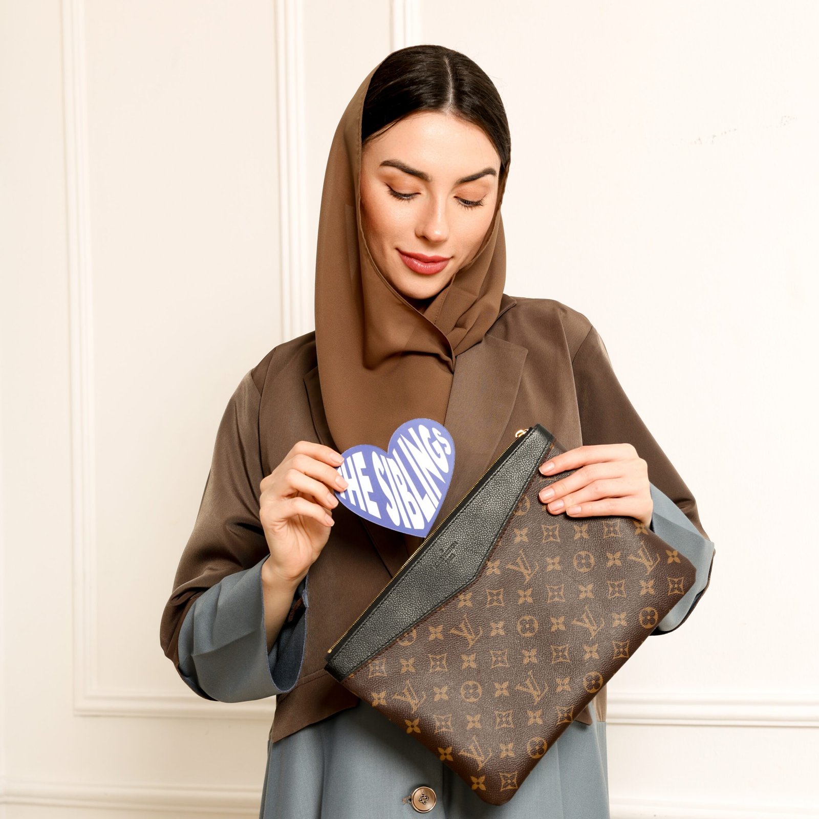 woman wearing cute abaya